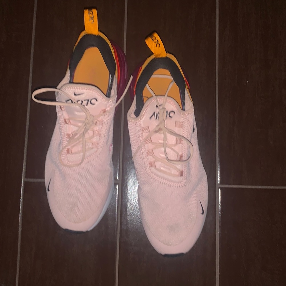 Nike 270s women